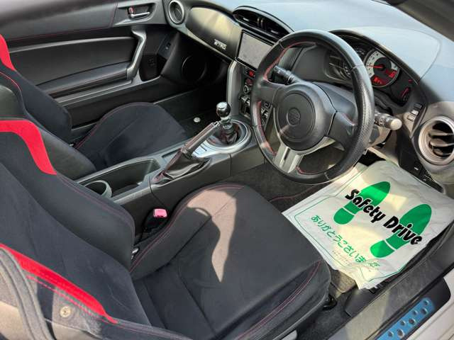 �V�[�g�͐G��S�n�A����S�n�Ƃ��ɏ㎿�Ȏd�オ��B�����ւ̒������h���C�u�ł����ɂ����A���K�ȃh���C�u���y���߂܂��B