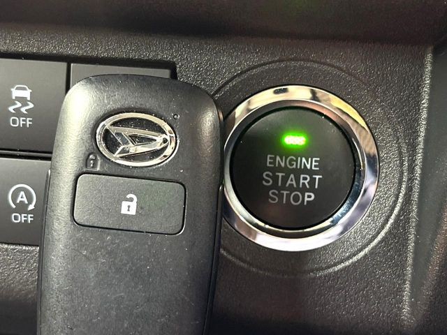 �y�L�[�t���[�V�X�e���z�J�o����|�P�b�g�ɓ��ꂽ�܂܂ł��h�A�̎{���E�������\�ȃX�}�[�g�L�[�𑕔��B�G���W���̃I���E�I�t�����J�M�����o���K�v����������Ƃ��Ă��֗��ł���