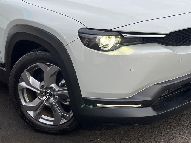 �yLED�w�b�h���C�g�z���V����ԑ��s�����ǍD�Ȏ��E���m�ۂ����S���ĉ^�]�ł��鍂�P�xLED�w�b�h���C�g�𑕔�!�_�����x�������A����d�͂��}�����Ă��܂��B