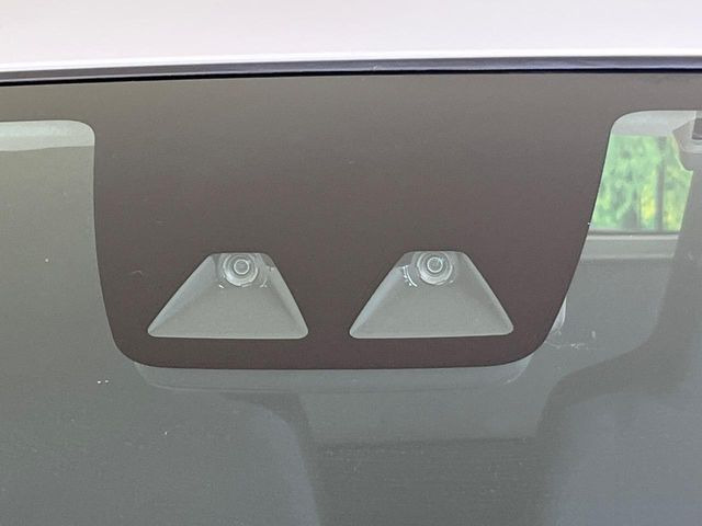 �y�X�}�[�g�A�V�X�g�z���s���ɑO���̎ԗ�����F�����A�Փ˂������Ȏ��͌x��ƃu���[�L�ŏՓˉ���Ɣ�Q�y�����A�V�X�g�B�����S�Ƀh���C�u�����y���݂��������܂��B