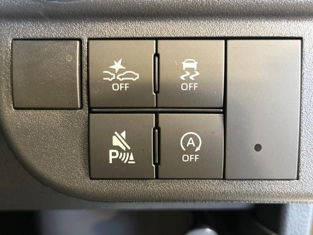 【クリアランスソナー】バンパーに付いたセンサーが障害物を検知!一定の距離に近づくとアラートで教えてくれます♪狭い駐車スペースや車庫入れ時も安心ですね☆