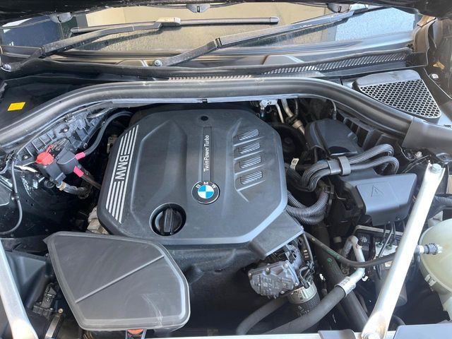 ●当店では、各メーカーの専用診断テスターを導入。国家資格を持つテクニカルスタッフも常駐しておりますので、万が一の際にも安心してご利用いただけます。