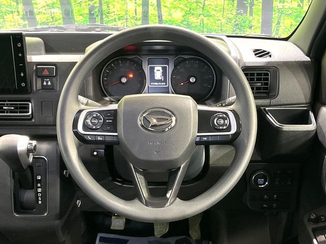 ステアリングも使用感が少なく、きれいな状態となっております♪