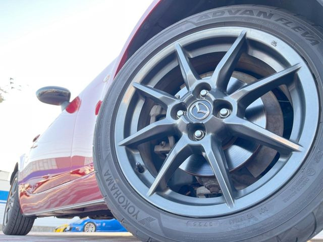 �y����16�C���`�A���~�z�C�[���z�O�ςɃ}�b�`���������A���~�z�C�[���𑕒����Ă���܂��B�e��ЊO�A���~�z�C�[����A�X�^�b�h���X�^�C�����戵�����Ă���܂��B���񂲑��k����������