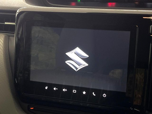 【ディスプレイオーディオ】お手持ちのスマートフォンとの連携で、ナビや音楽再生など各種アプリを使用可能。スマホに近い感覚でお使いいただけます♪