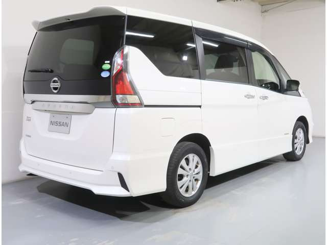 セレナ2.0 ハイウェイスター Vセレクション 4WD