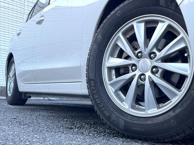 �y����15�C���`�A���~�z�C�[���z�O�ςɃ}�b�`���������A���~�z�C�[���𑕒����Ă���܂��B�e��ЊO�A���~�z�C�[����A�X�^�b�h���X�^�C�����戵�����Ă���܂��B���񂲑��k����������