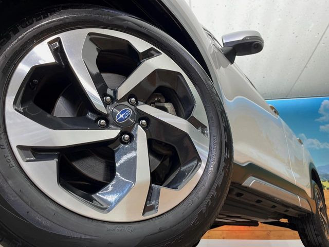 �y�����A���~�z�C�[���z�O�ςɃ}�b�`���������A���~�z�C�[���𑕒����Ă���܂��B�e��ЊO�A���~�z�C�[����A�X�^�b�h���X�^�C�����戵�����Ă���܂��B���񂲑��k����������