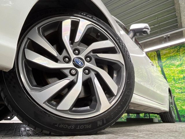 �y����18�C���`�A���~�z�C�[���z�O�ςɃ}�b�`���������A���~�z�C�[���𑕒����Ă���܂��B�e��ЊO�A���~�z�C�[����A�X�^�b�h���X�^�C�����戵�����Ă���܂��B���񂲑��k����������