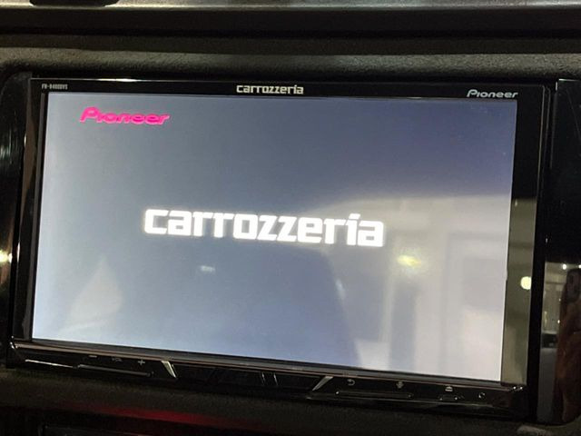 【ディスプレイオーディオ】お持ちのスマホやMP3プレイヤーとの無線接続で音楽再生が可能!コードで繋ぐわずらわしさも無く、手軽にお気に入りの音楽を楽しめます。