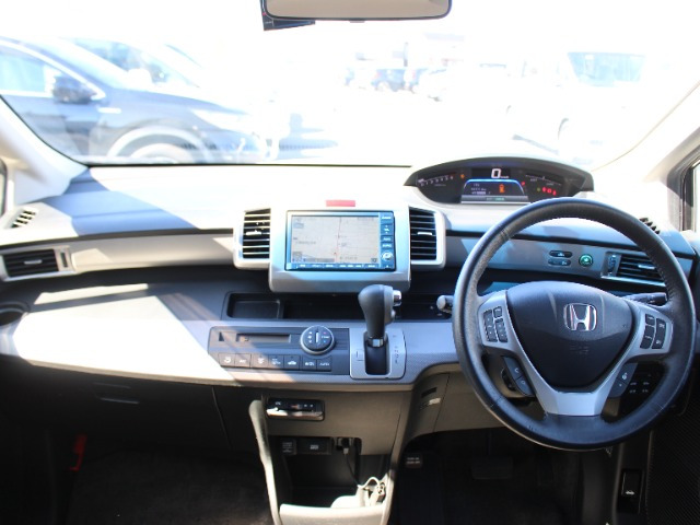 フリードハイブリッド1.5 ジャストセレクション