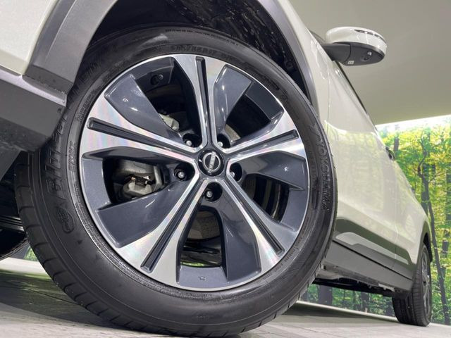 �y����17�C���`�A���~�z�C�[���z�O�ςɃ}�b�`���������A���~�z�C�[���𑕒����Ă���܂��B�e��ЊO�A���~�z�C�[����A�X�^�b�h���X�^�C�����戵�����Ă���܂��B���񂲑��k����������