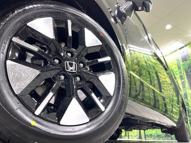 �y����16�C���`�A���~�z�C�[���z�O�ςɃ}�b�`���������A���~�z�C�[���𑕒����Ă���܂��B�e��ЊO�A���~�z�C�[����A�X�^�b�h���X�^�C�����戵�����Ă���܂��B���񂲑��k����������