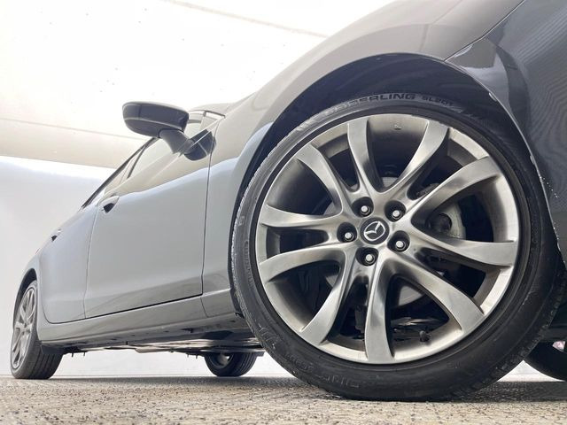 �y����19�C���`�A���~�z�C�[���z�O�ςɃ}�b�`���������A���~�z�C�[���𑕒����Ă���܂��B�e��ЊO�A���~�z�C�[����A�X�^�b�h���X�^�C�����戵�����Ă���܂��B���񂲑��k����������