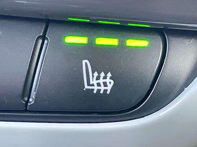 ���t�����g�V�[�g�q�[�e�B���O:�^�]�ȁE����ȋ��ɎO�i�K�Œ��߂��\�ȃV�[�g�q�[�^�[�𑕔����Ă���܂��B�G�߂��킸���K�ɂ��g�p���������܂��B