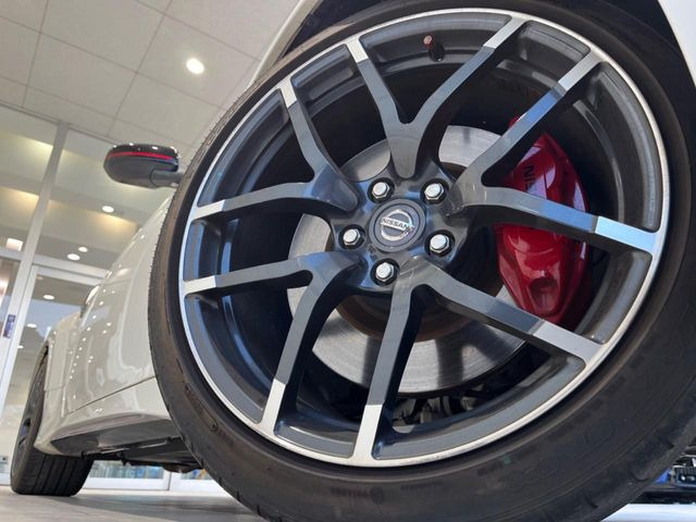 �y����19�C���`�A���~�z�C�[���z�O�ςɃ}�b�`���������A���~�z�C�[���𑕒����Ă���܂��B�e��ЊO�A���~�z�C�[����A�X�^�b�h���X�^�C�����戵�����Ă���܂��B���񂲑��k����������