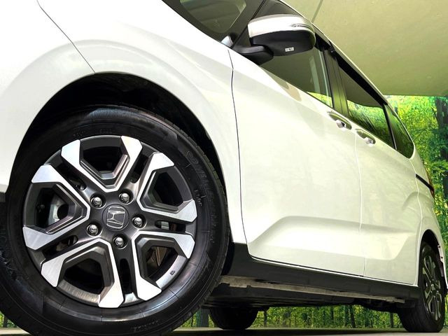 �y����15�C���`�A���~�z�C�[���z�O�ςɃ}�b�`���������A���~�z�C�[���𑕒����Ă���܂��B�e��ЊO�A���~�z�C�[����A�X�^�b�h���X�^�C�����戵�����Ă���܂��B���񂲑��k����������