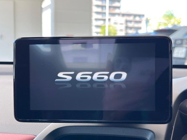 【ディスプレイオーディオ】視認性が高いディスプレイオーディオを装備♪操作性も良好で直感的なソース選択が可能です。