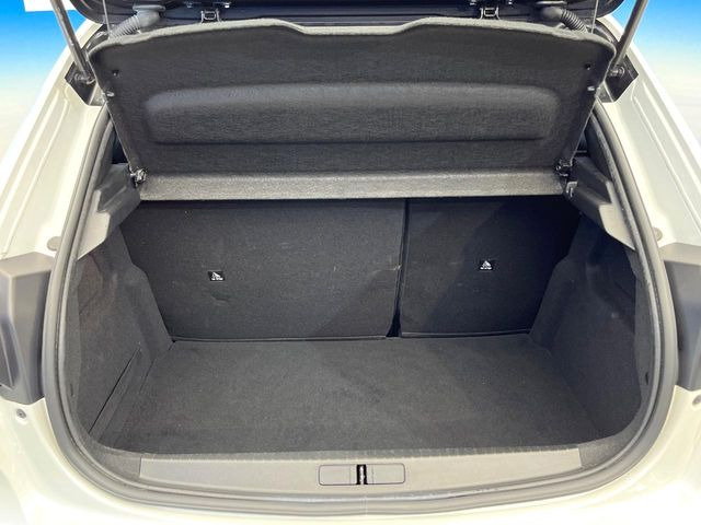 ●トランクルーム:趣味が広がる収容スペース!これだけの広さがあればお買い物やレジャーなどにも最適です!使用感も少なくきれいな状態を維持しております。