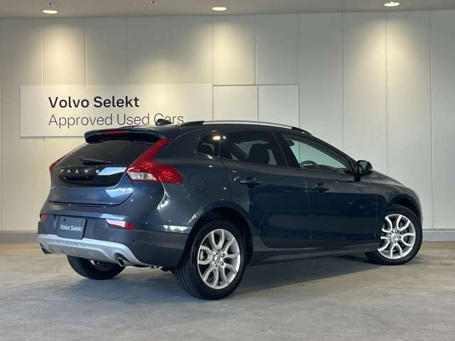 V40クロスカントリーD4 サマム ディーゼル