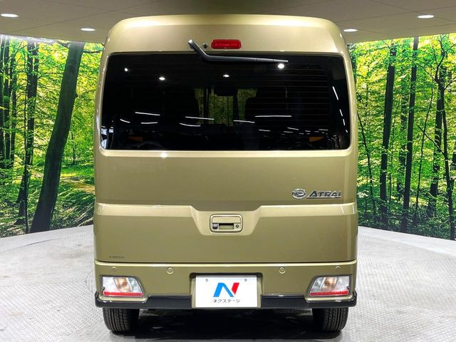 安心の最長10年・走行無制限保証(有償)をご用意。保証内容も充実はもちろん、無料点検&オイル交換や、年中無休の全国・24時間ロードサービスも付帯されておりますのでご安心下さい。