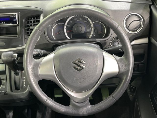 �y�����v�����X�e�A�����O�z�㎿�Ȋv���g�p���邱�ƂŁA��ɂ����������݂ƂĂ��^�]���₷���n���h���ł���