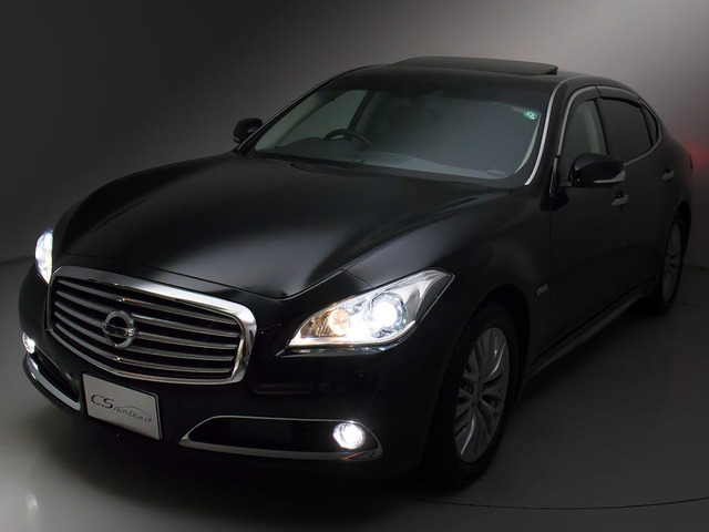 フロントビューの存在感をご覧ください!!ヘッドライトは視界良好のライト、さらにフォグライト搭載。デザイン性も高いのが特権です。