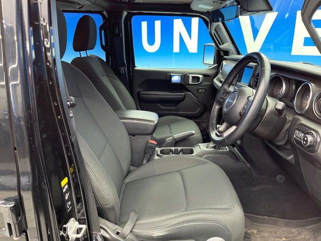 ●シートの使用感:破れ・へたりも少なく、ご覧の通りきれいな状態を維持しております。また、室内クリーニング・コーティングもご用命いただけます。