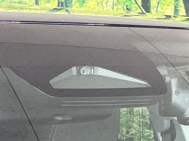 �y�g���^�Z�[�t�e�B�Z���X�z���s���ɑO���̎ԗ�����F�����A�Փ˂������Ȏ��͌x��ƃu���[�L�ŏՓˉ���Ɣ�Q�y�����A�V�X�g�B�����S�Ƀh���C�u�����y���݂��������܂��B