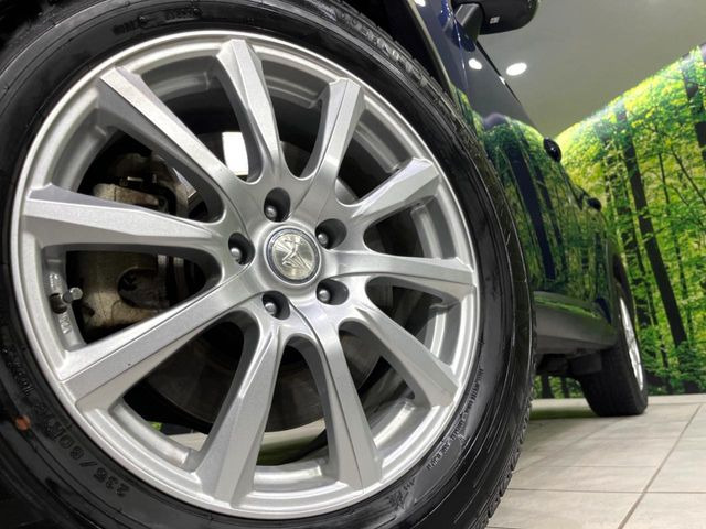 �y18�C���`�A���~�z�C�[���z�O�ςɃ}�b�`���������A���~�z�C�[���𑕒����Ă���܂��B�e��ЊO�A���~�z�C�[����A�X�^�b�h���X�^�C�����戵�����Ă���܂��B���񂲑��k����������