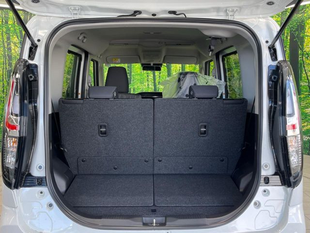 普段のお買い物や通勤、送迎等に十分な荷室スペースを確保しております。セカンドシートを倒すと、大きな荷物の積載も可能です♪