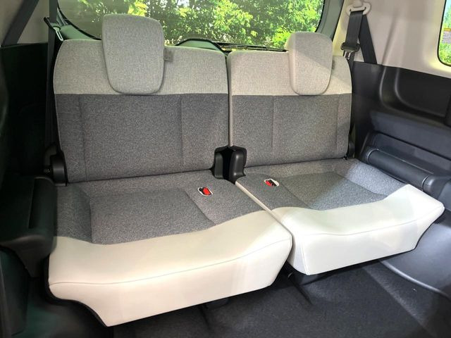 3列目シートはもちろん状態良好☆大人でもゆったりと座って頂けますので、大人数でのお出かけもラクラクです♪ご家族で、気の知れた仲間で、ドライブに行くのが楽しみですね♪
