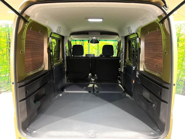 普段のお買い物や通勤、送迎等に十分な荷室スペースを確保しております。セカンドシートを倒すと、大きな荷物の積載も可能です♪