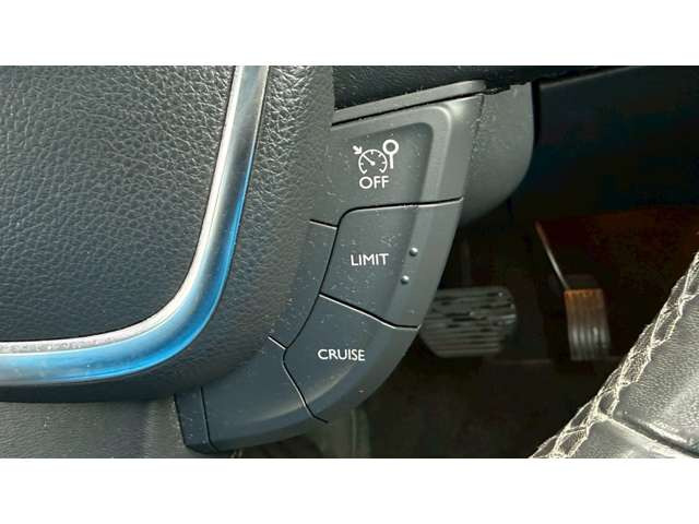 気になるお車がありましたら右の電話番号から直接お店にお問い合わせください。支払方法から車両情報、状態までなんでもご説明させて頂きます。スタッフ一同ご連絡お待ちしております。