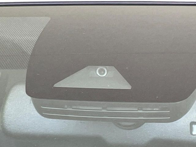 �y�g���^�Z�[�t�e�B�Z���X�z���s���ɑO���̎ԗ�����F�����A�Փ˂������Ȏ��͌x��ƃu���[�L�ŏՓˉ���Ɣ�Q�y�����A�V�X�g�B�����S�Ƀh���C�u�����y���݂��������܂��B