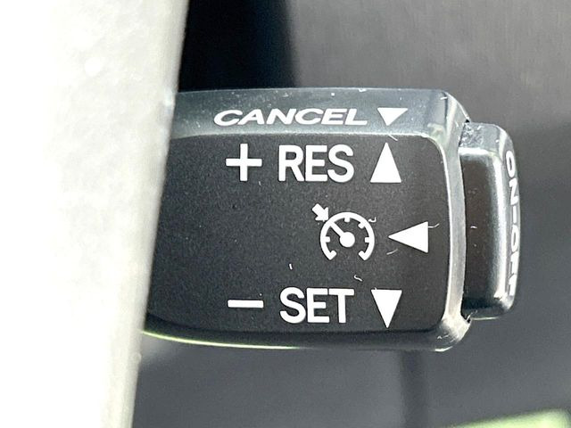 �y�N���[�Y�R���g���[���z�������H�����N���N���s�B�A�N�Z���𗣂��Ă���葬�x�ő��s���ł��A�������^�]���̕��S���y��!�����E�������ȒP�ȃX�C�b�`����Œ����ł��܂��B