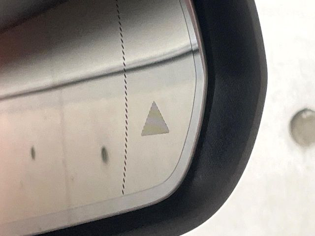 ●ブラインドアシストセンサー:視角からの車を感知し、ドライバーが車線変更を行う際に、警告音と共に注意を促してくれる安全機能です!