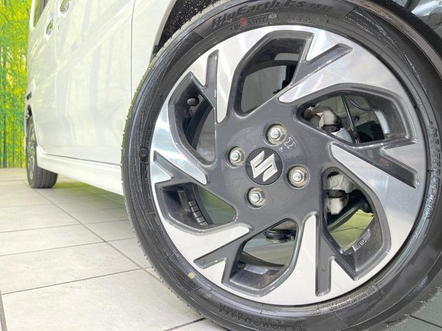 �y����15�C���`�A���~�z�C�[���z�O�ςɃ}�b�`���������A���~�z�C�[���𑕒����Ă���܂��B�e��ЊO�A���~�z�C�[����A�X�^�b�h���X�^�C�����戵�����Ă���܂��B���񂲑��k����������