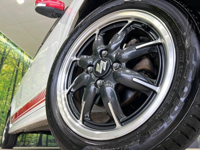 �y����15�C���`�A���~�z�C�[���z�O�ςɃ}�b�`���������A���~�z�C�[���𑕒����Ă���܂��B�e��ЊO�A���~�z�C�[����A�X�^�b�h���X�^�C�����戵�����Ă���܂��B���񂲑��k����������