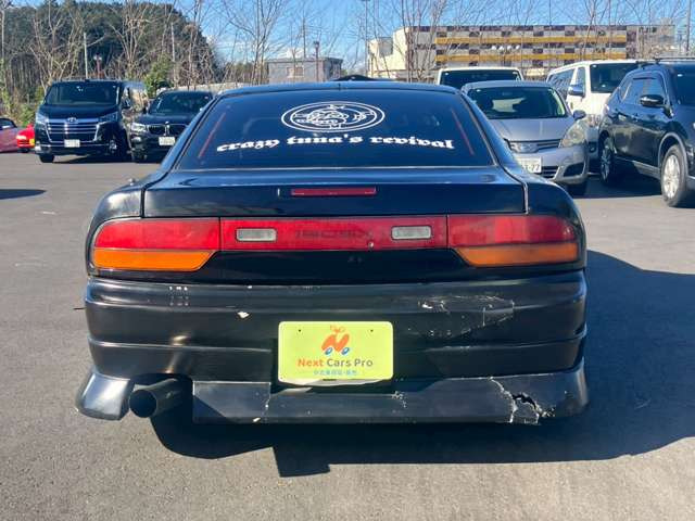 当店在庫は外装、内装クリーニング後に展示し、併せて事故修復歴の有無、メーター改ざん歴の有無も第三者機関による検査を全台実施しております。車検、整備、鈑金塗装も自社で対応できますのでご安心ください。