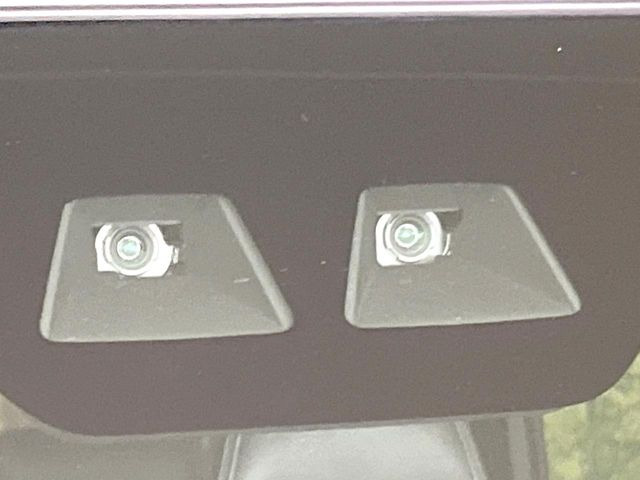 �y�X�}�[�g�A�V�X�g�z���s���ɑO���̎ԗ�����F�����A�Փ˂������Ȏ��͌x��ƃu���[�L�ŏՓˉ���Ɣ�Q�y�����A�V�X�g�B�����S�Ƀh���C�u�����y���݂��������܂��B