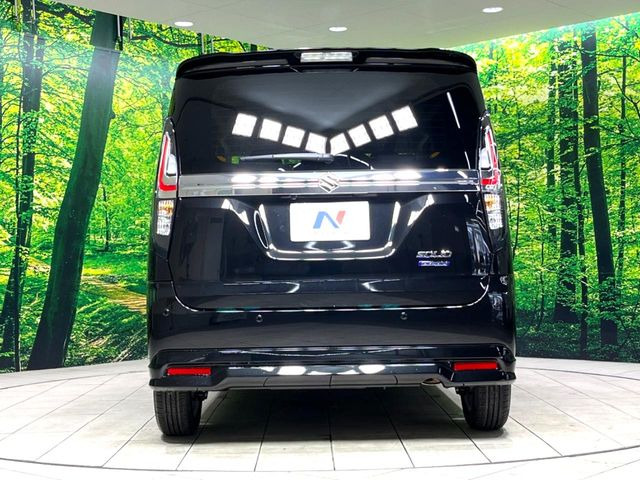 安心の最長10年・走行無制限保証(有償)をご用意。保証内容も充実はもちろん、無料点検&オイル交換や、年中無休の全国・24時間ロードサービスも付帯されておりますのでご安心下さい。