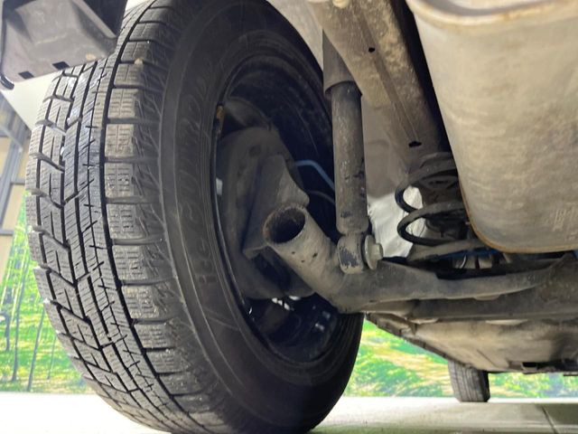 お車を安心してお乗りいただく為には、足回りの定期点検が欠かせません。サービスサポート(有償保証)では無料点検もご提供しており、安心のカーライフをお過ごしいただけるサポート体制が整っています。