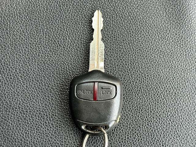 お客様のご予算帯に合わせたお車を常時50台以上取り揃えています!当社のスタッフがお客様のお車選びをしっかりサポートしご提案させていただきます!