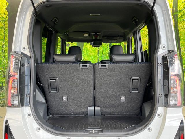 ���i�̂���������ʋ΁A���}���ɏ\���ȉ׎��X�y�[�X���m�ۂ��Ă���܂��B�Z�J���h�V�[�g��|���ƁA�傫�ȉו��̐ύڂ��\�ł���