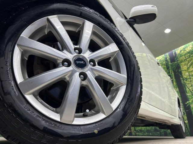 【15インチアルミホイール】外観にマッチしたアルミホイールを装着しております。各種アルミホイールや、スタッドレスタイヤも取扱いしております。是非ご相談ください♪