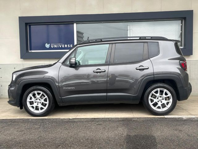 高透明度のガラス皮膜で撥水はもちろん、上質なツヤ・光沢を実現。紫外線や酸性雨から大切な愛車を保護し、色あせ・劣化を防止。「弾スプラッシュコート」、「弾プリミッサコート」からお選びいただけます。