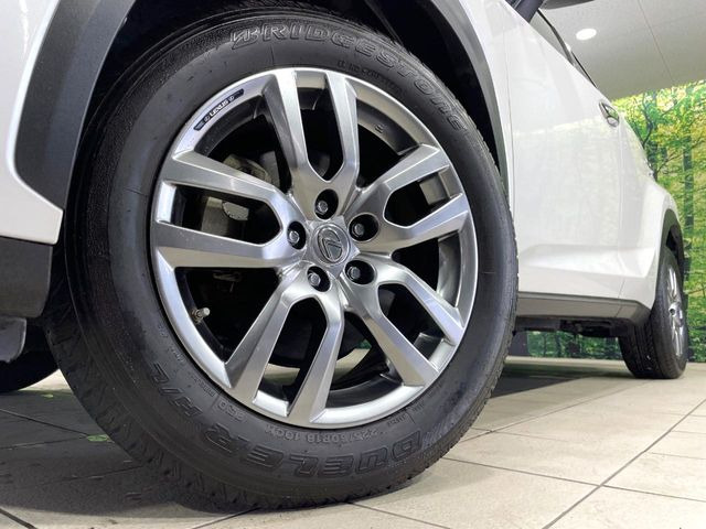 �y����18�C���`�A���~�z�C�[���z�O�ςɃ}�b�`���������A���~�z�C�[���𑕒����Ă���܂��B�e��ЊO�A���~�z�C�[����A�X�^�b�h���X�^�C�����戵�����Ă���܂��B���񂲑��k����������