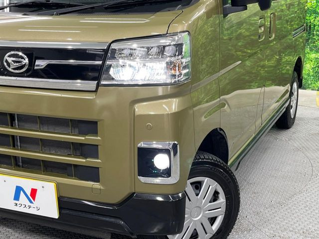 �yLED�w�b�h���C�g�z���V����ԑ��s�����ǍD�Ȏ��E���m�ۂ����S���ĉ^�]�ł��鍂�P�xLED�w�b�h���C�g�𑕔�!�_�����x�������A����d�͂��}�����Ă��܂��B