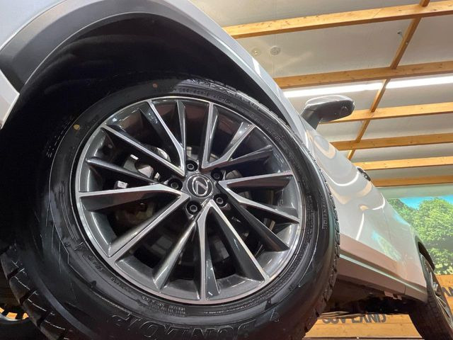 �y����18�C���`�A���~�z�C�[���z�O�ςɃ}�b�`���������A���~�z�C�[���𑕒����Ă���܂��B�e��ЊO�A���~�z�C�[����A�X�^�b�h���X�^�C�����戵�����Ă���܂��B���񂲑��k����������